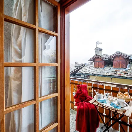 Casa Villair - Posteggio Privato E Wifi Курмайор