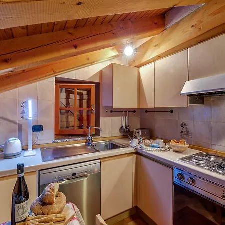 Casa Villair - Posteggio Privato E Wifi Курмайор